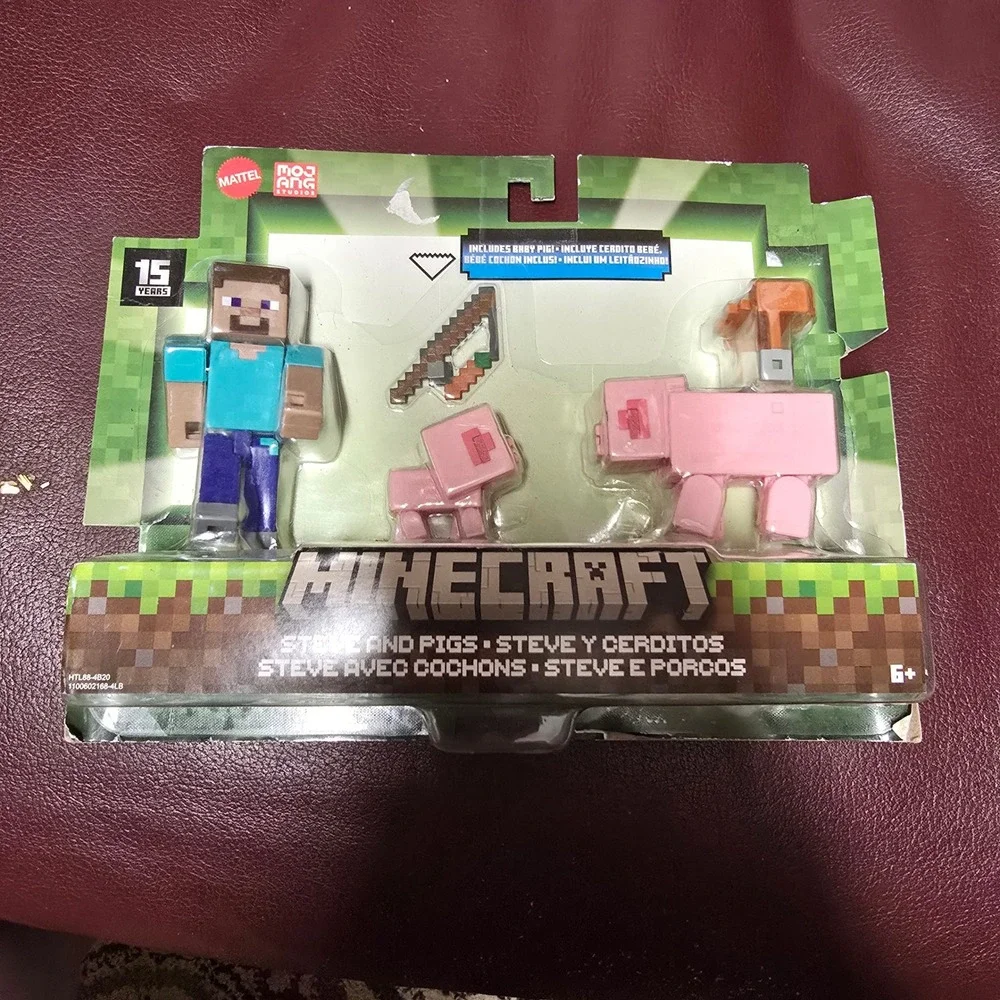 Mattel Minecraft Steve and Pigs 15 Years Action Figure Set HTL88-4B20 New